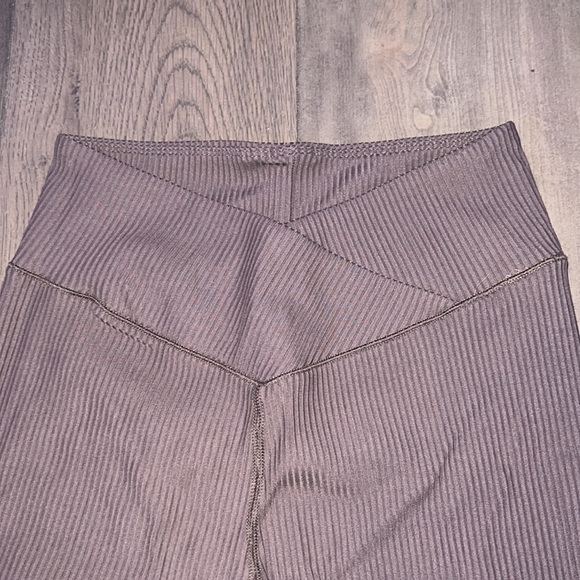 Aeropostale criss-cross leggings - Picture 2 of 4